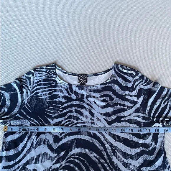 Clara Sun Woo Women's Blue Zebra Print Pullover Top Size Medium - Picture 5 of 7